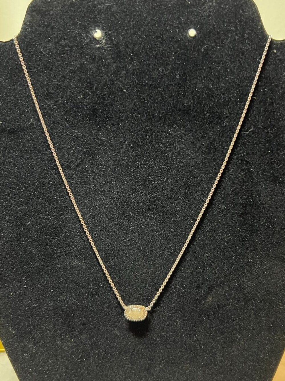 Kendra Scott Chelsea Pendant Necklace Like New